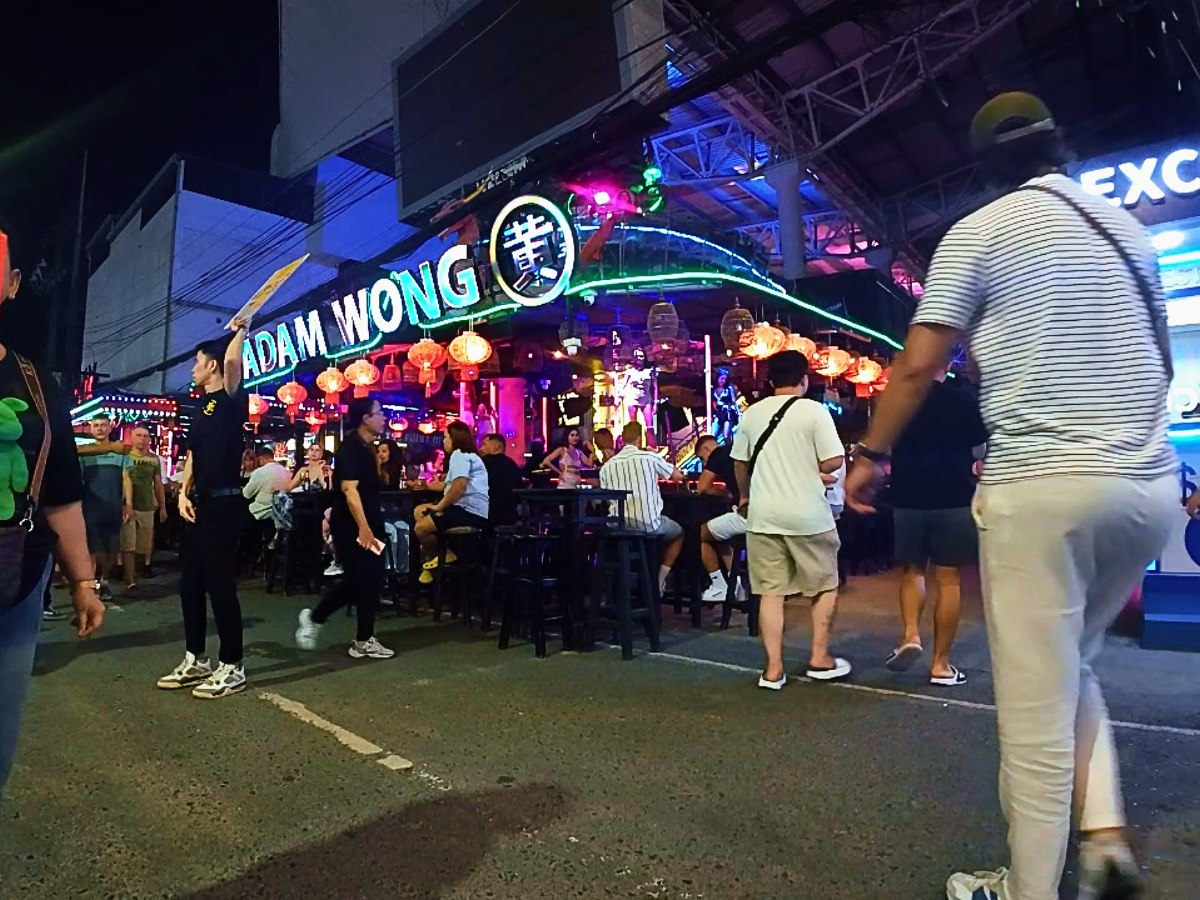 Phuket Nightlife Guide: Bangla Road Madam Wong beer bar thumbnail